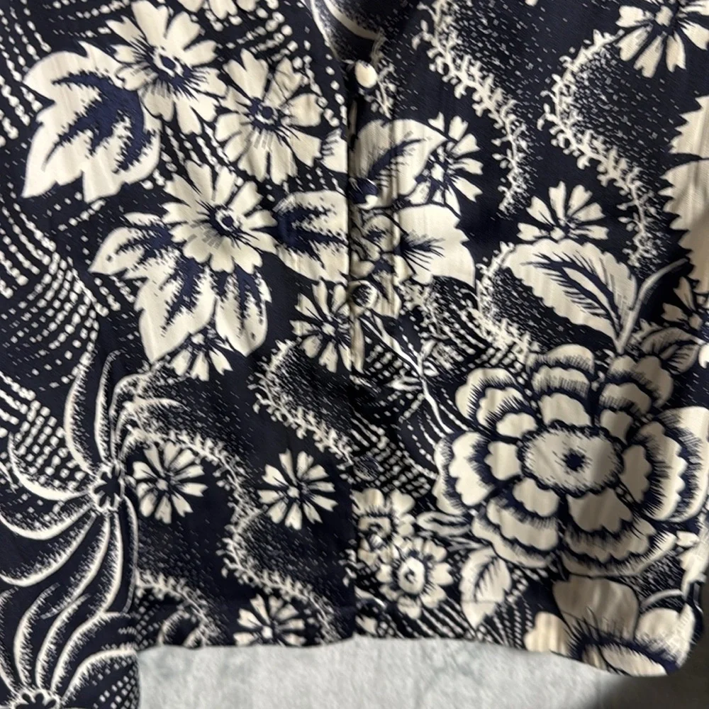Anthropologie blouse women’s small Black blue White Puff Sleeve Blouse‎ v back